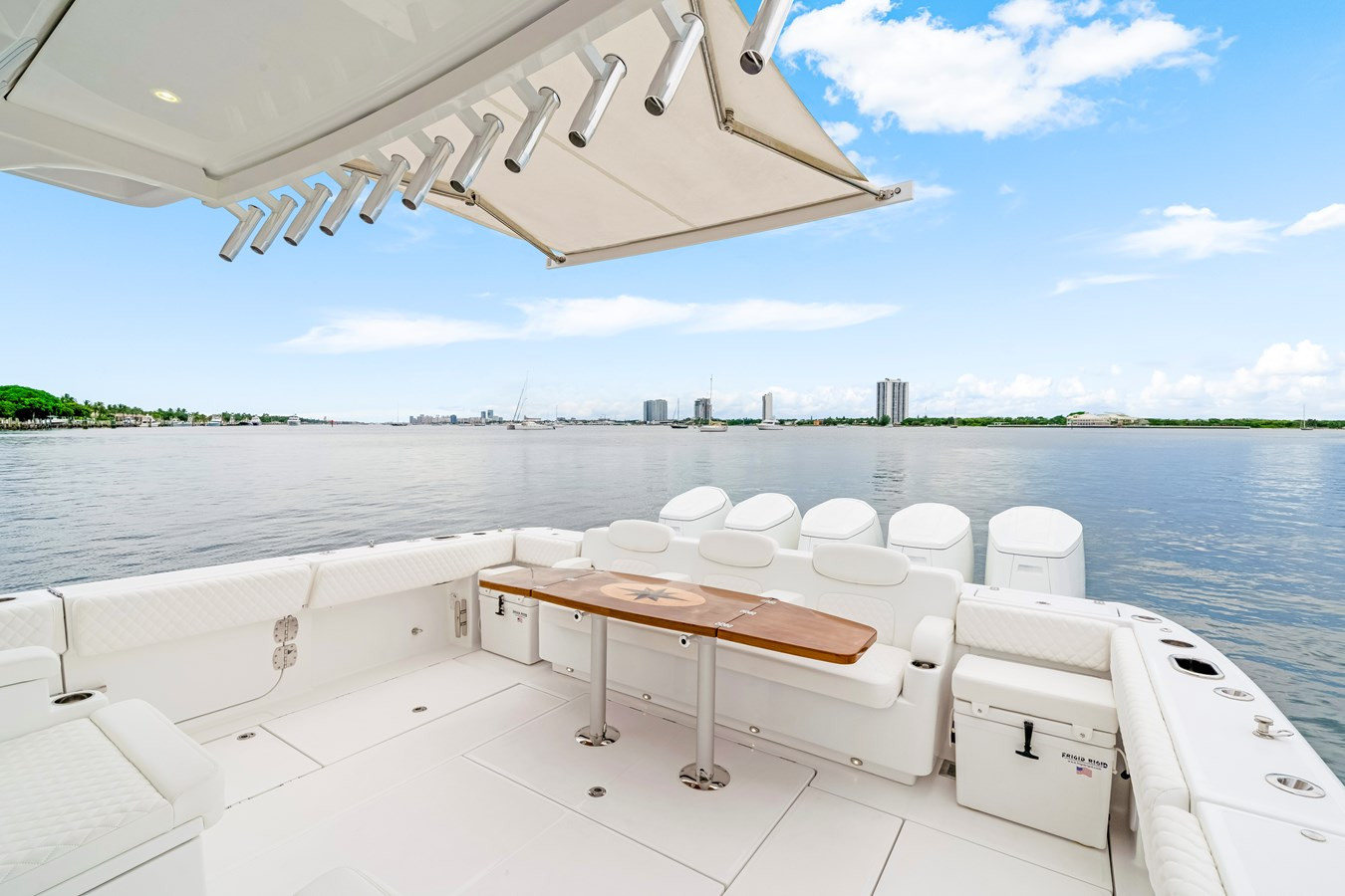 https://arconyachts.ams3.digitaloceanspaces.com/123809/conversions/large_4747269-optimize.jpg