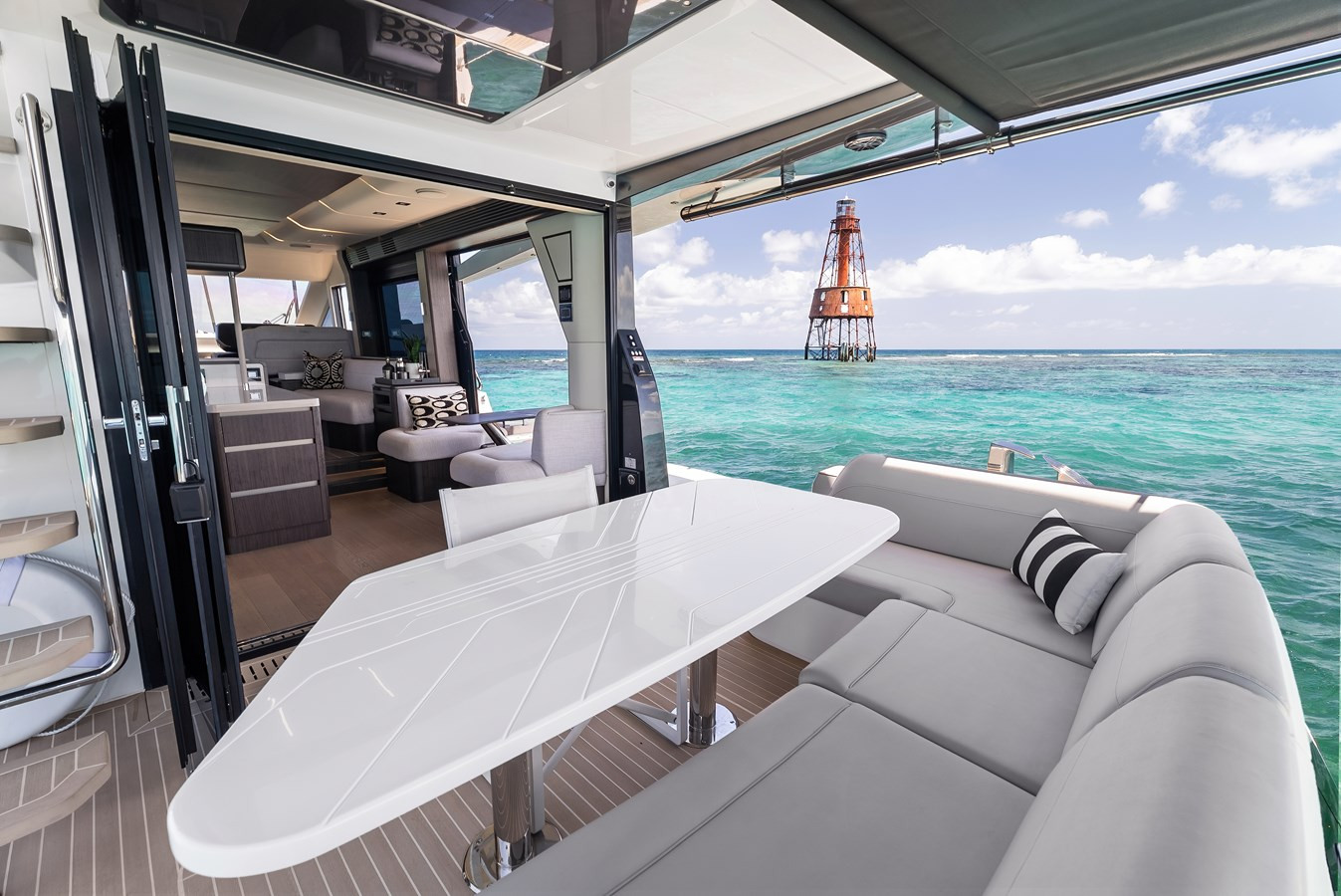 https://arconyachts.ams3.digitaloceanspaces.com/123810/conversions/large_4731186-optimize.jpg