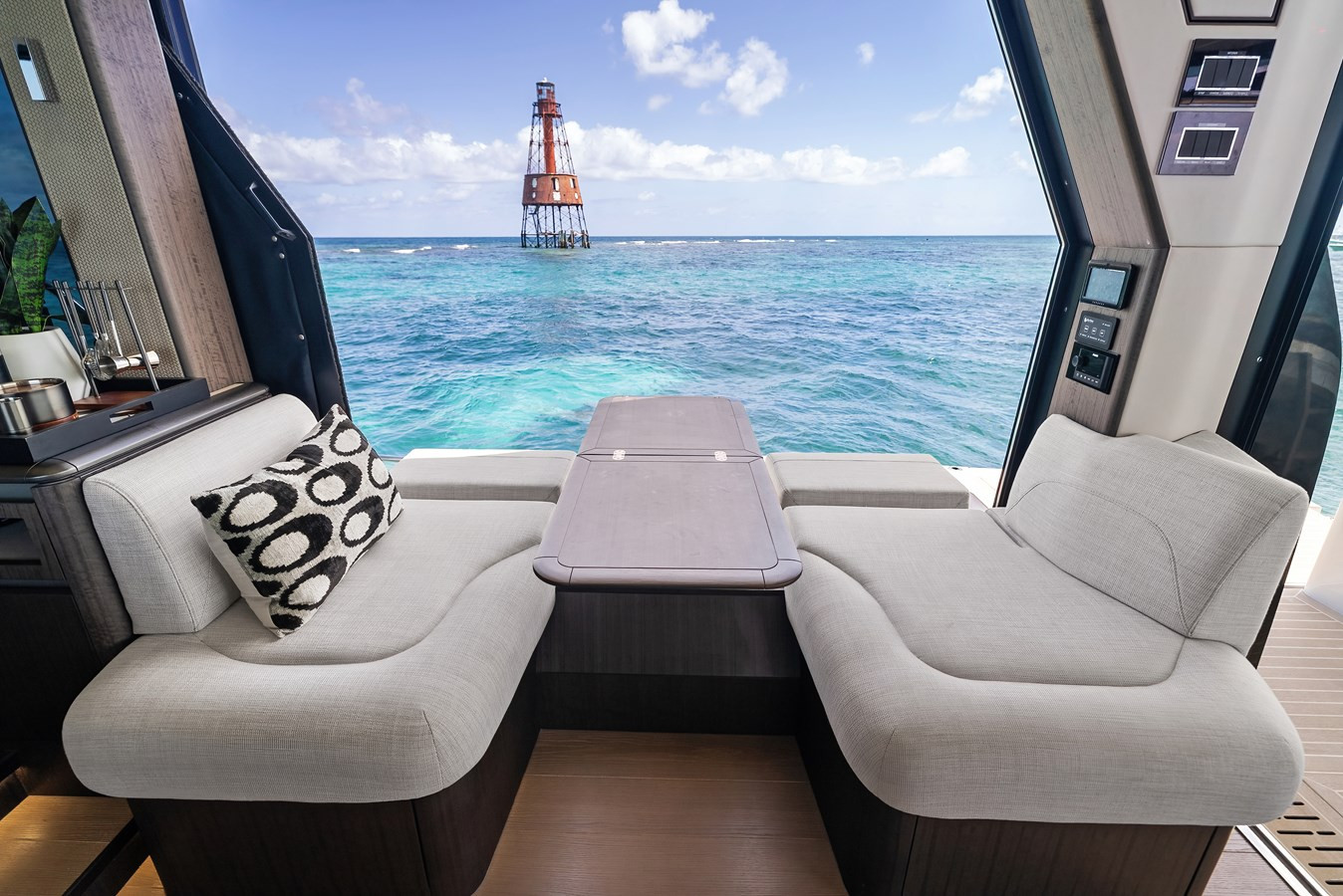 https://arconyachts.ams3.digitaloceanspaces.com/123817/conversions/large_4731188-optimize.jpg