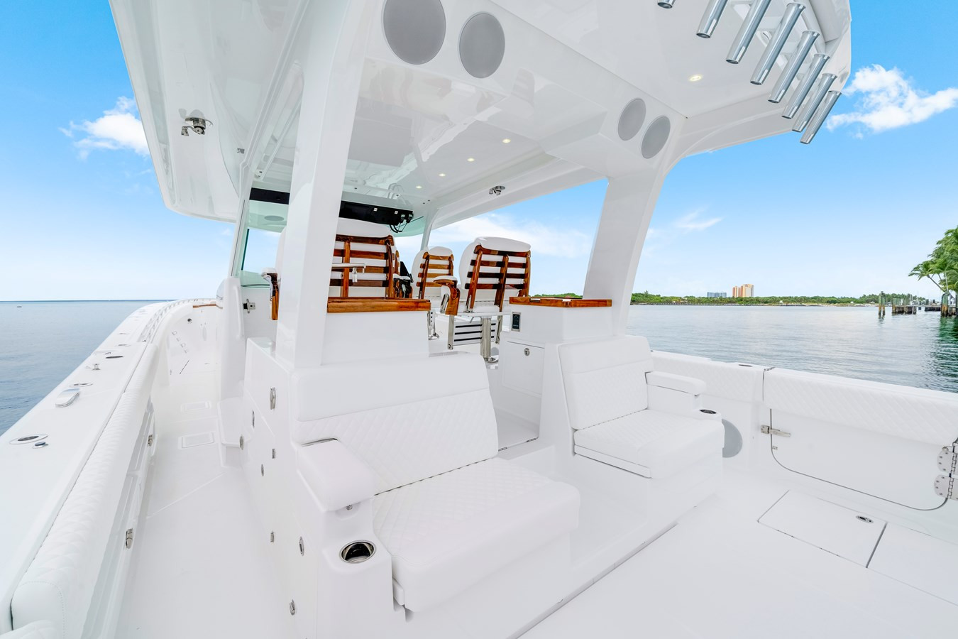 https://arconyachts.ams3.digitaloceanspaces.com/123827/conversions/large_4747236-optimize.jpg