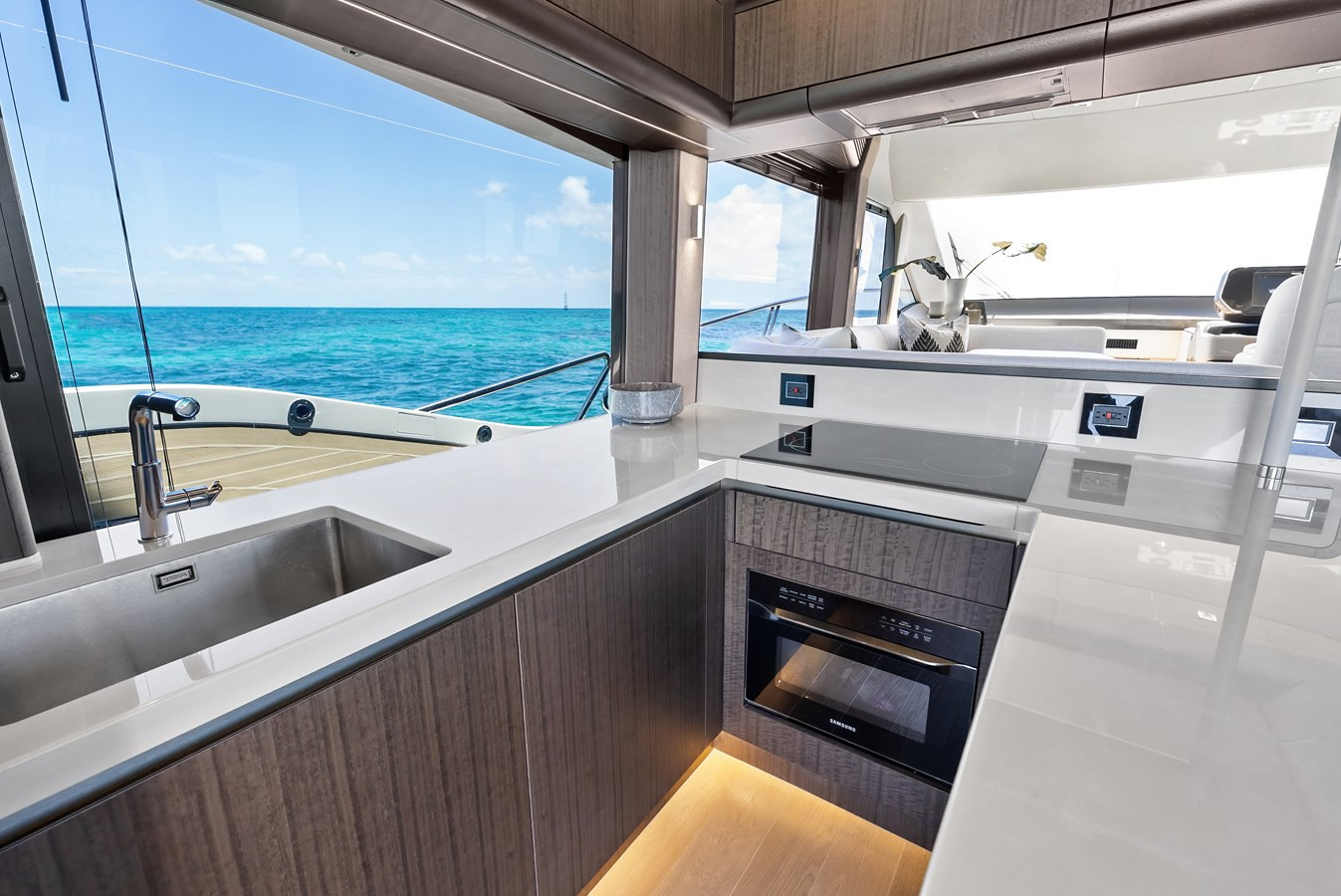 https://arconyachts.ams3.digitaloceanspaces.com/123829/conversions/large_4731192-optimize.jpg