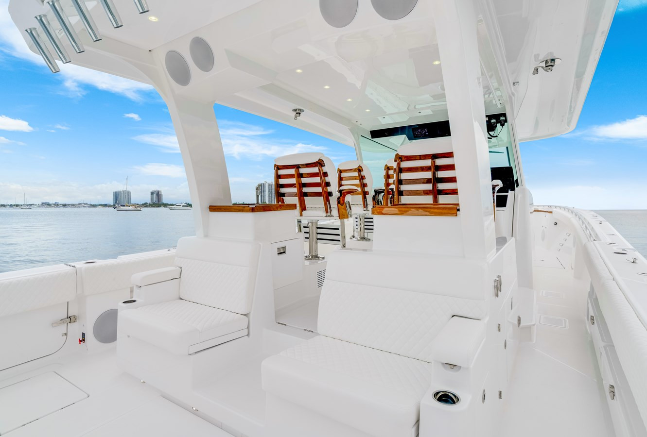 https://arconyachts.ams3.digitaloceanspaces.com/123830/conversions/large_4747237-optimize.jpg