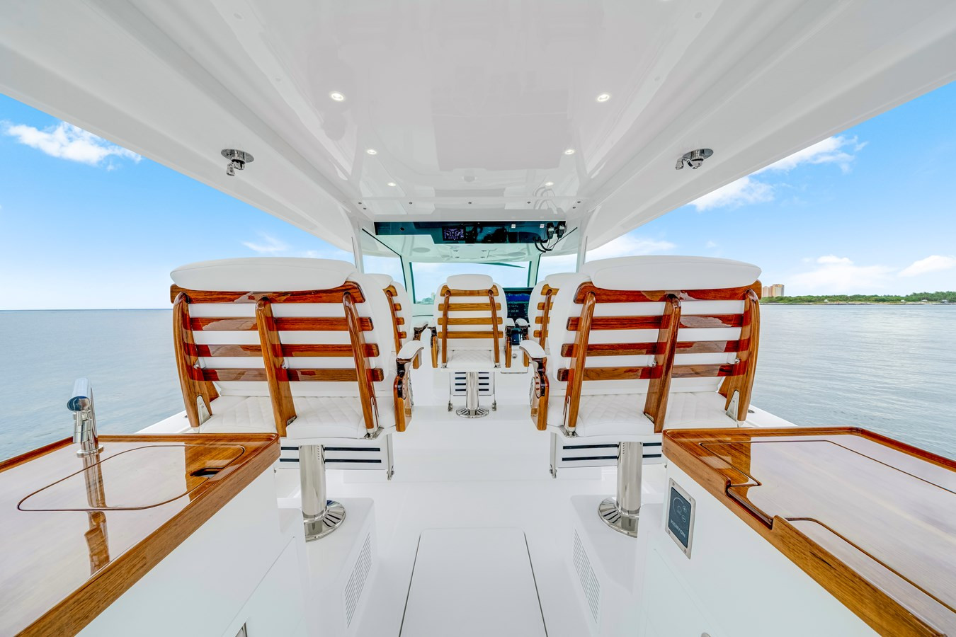 https://arconyachts.ams3.digitaloceanspaces.com/123836/conversions/large_4747234-optimize.jpg