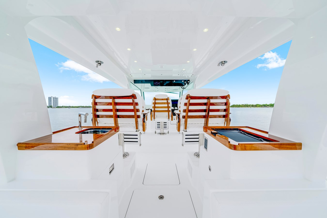 https://arconyachts.ams3.digitaloceanspaces.com/123839/conversions/large_4747235-optimize.jpg