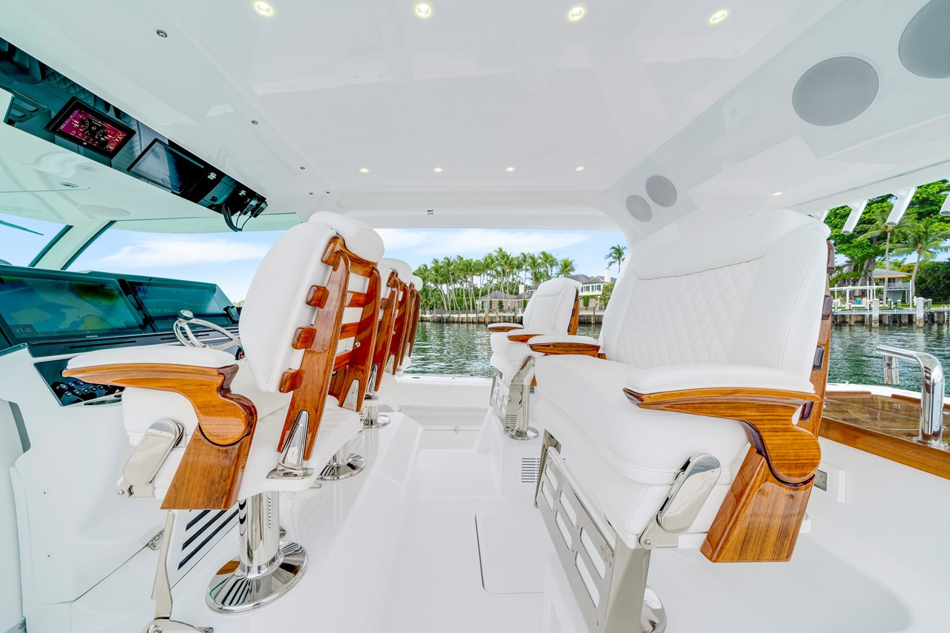 https://arconyachts.ams3.digitaloceanspaces.com/123852/conversions/large_4747230-optimize.jpg