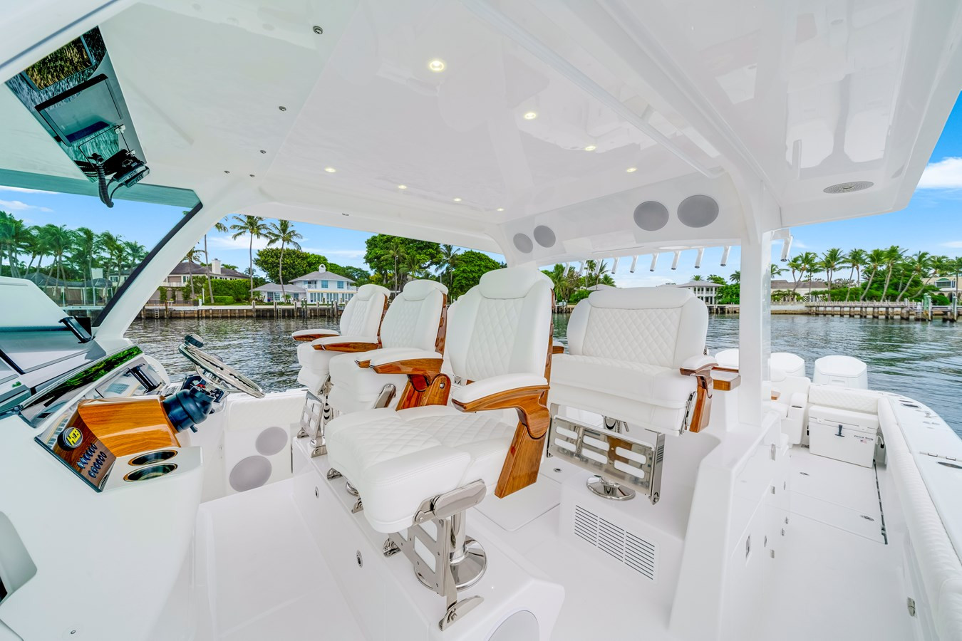 https://arconyachts.ams3.digitaloceanspaces.com/123855/conversions/large_4747225-optimize.jpg