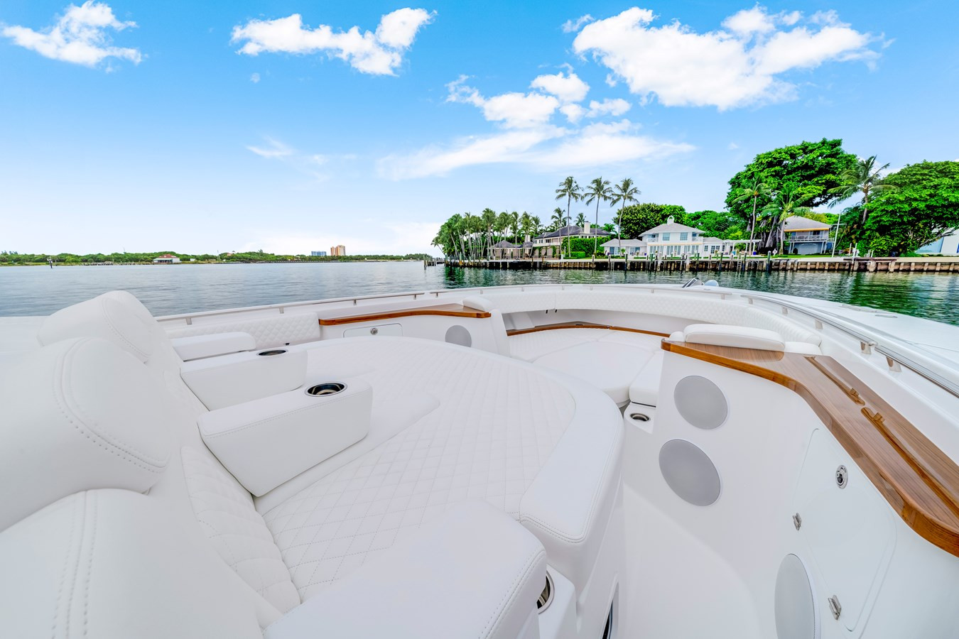 https://arconyachts.ams3.digitaloceanspaces.com/123882/conversions/large_4747238-optimize.jpg