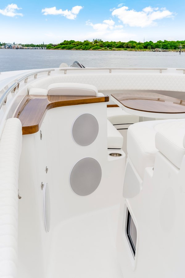 https://arconyachts.ams3.digitaloceanspaces.com/123885/conversions/large_4747254-optimize.jpg
