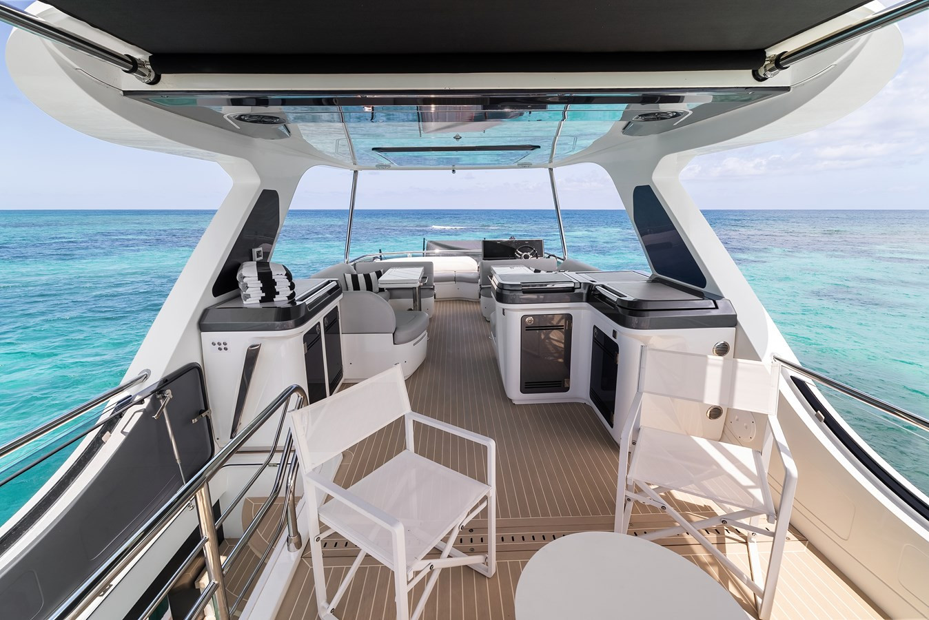 https://arconyachts.ams3.digitaloceanspaces.com/123890/conversions/large_4731212-optimize.jpg