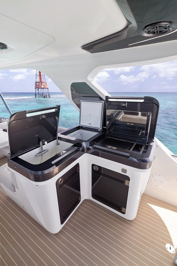 https://arconyachts.ams3.digitaloceanspaces.com/123896/conversions/large_4731214-optimize.jpg