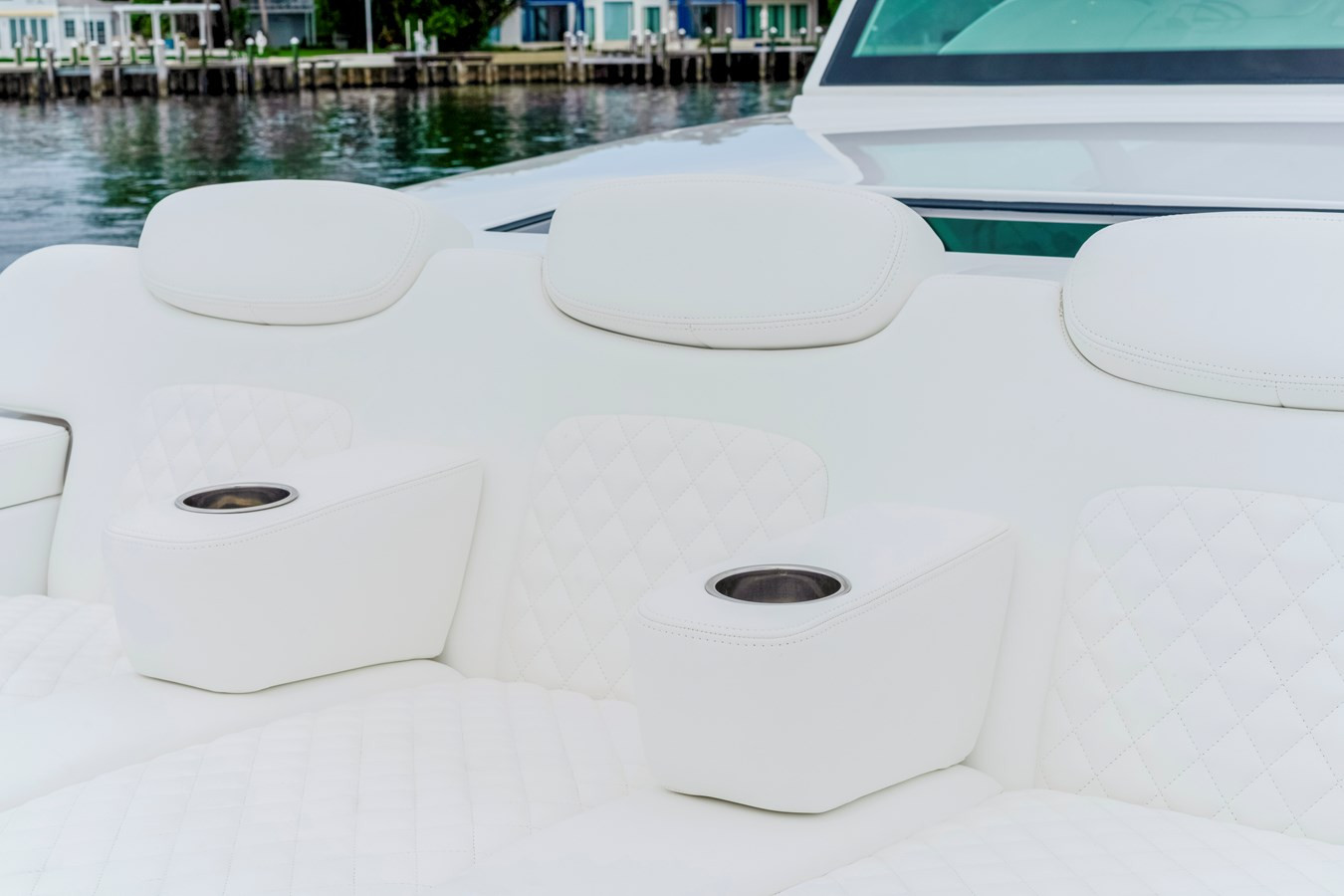 https://arconyachts.ams3.digitaloceanspaces.com/123900/conversions/large_4747257-optimize.jpg