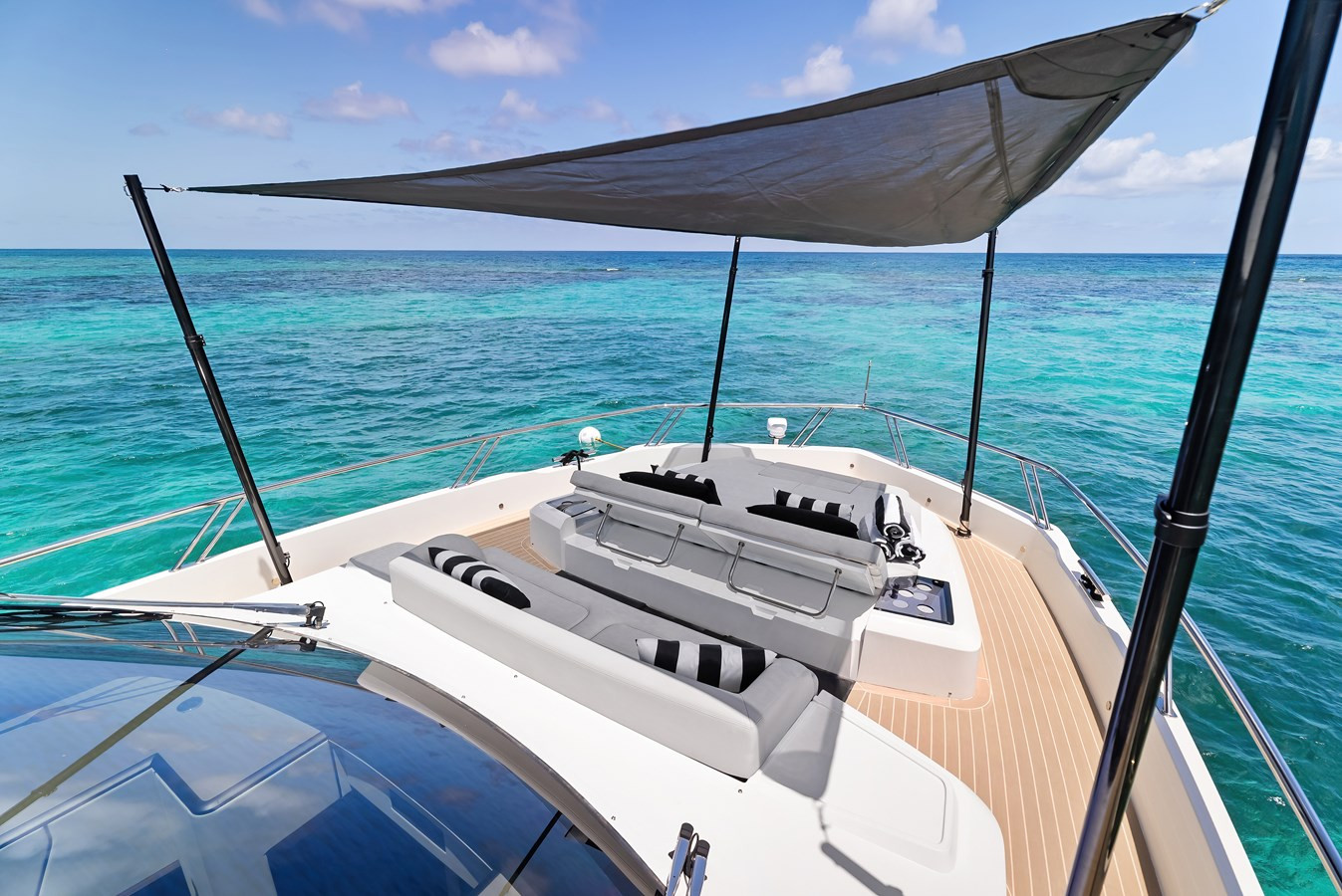 https://arconyachts.ams3.digitaloceanspaces.com/123911/conversions/large_4731220-optimize.jpg