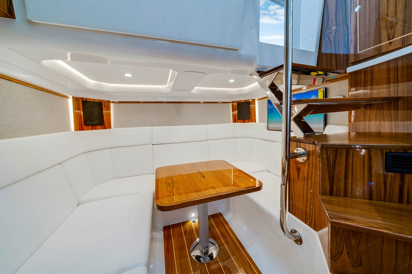 https://arconyachts.ams3.digitaloceanspaces.com/123915/conversions/large_4747286-optimize.jpg