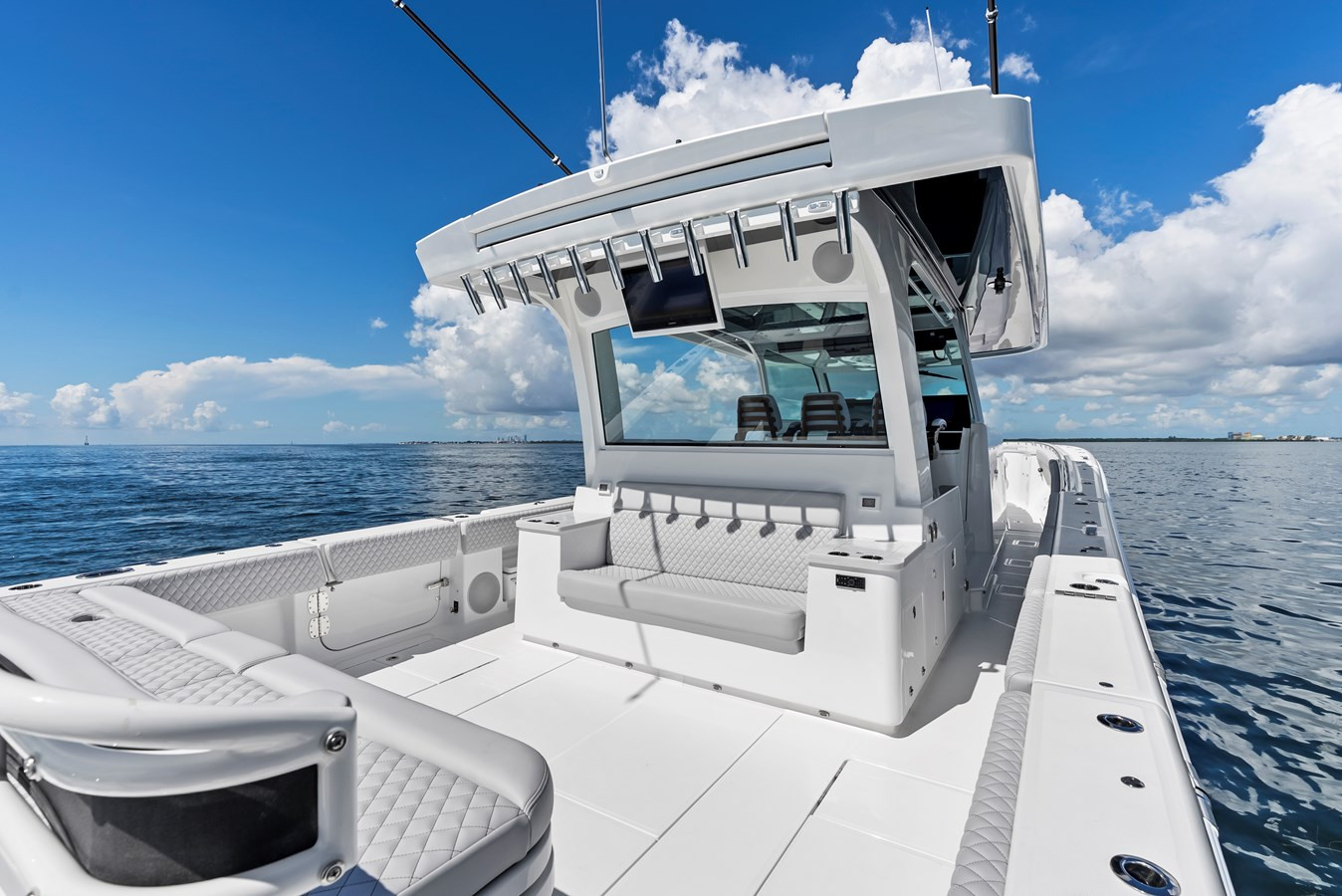 https://arconyachts.ams3.digitaloceanspaces.com/123926/conversions/large_4747281-optimize.jpg