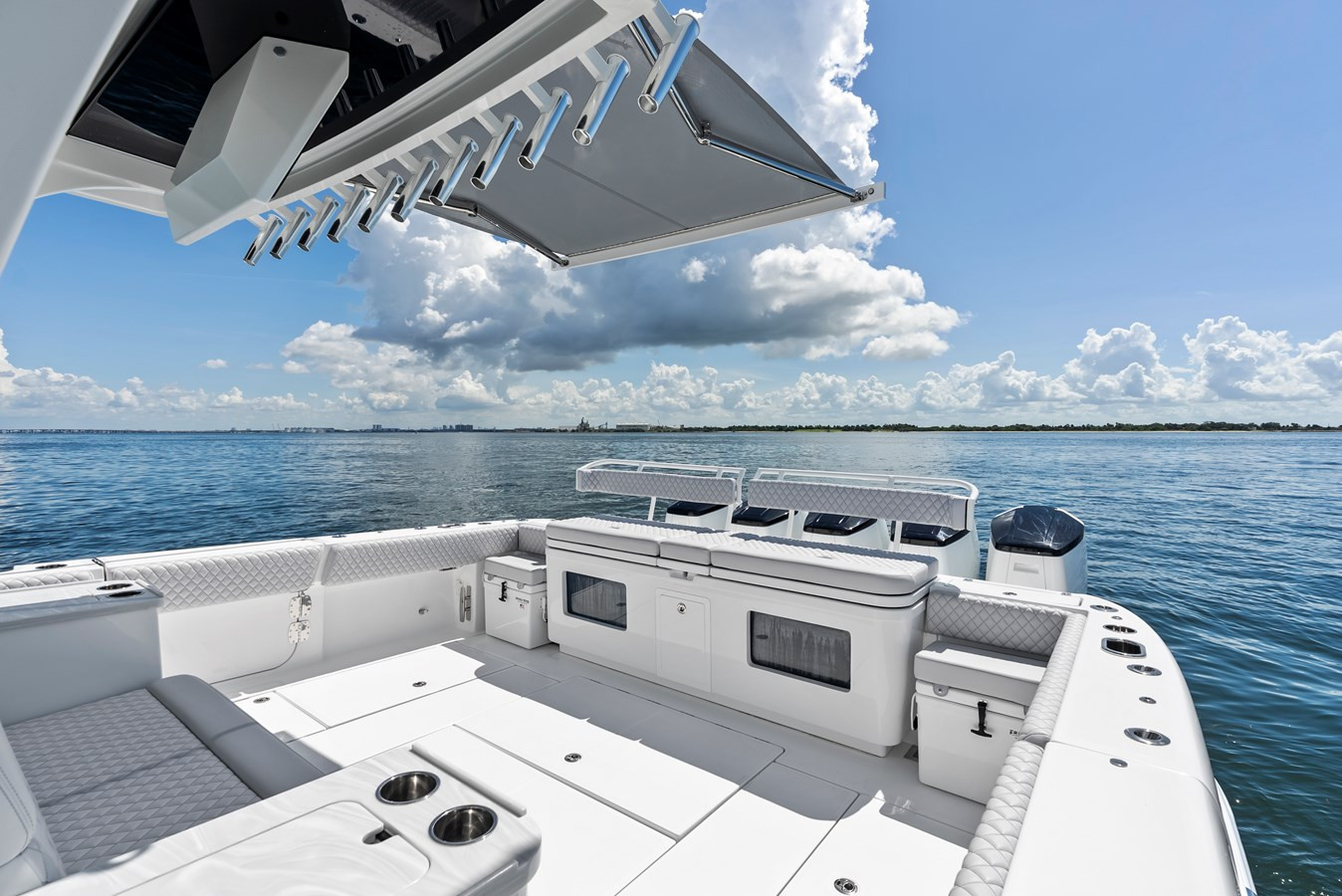 https://arconyachts.ams3.digitaloceanspaces.com/123935/conversions/large_4747309-optimize.jpg