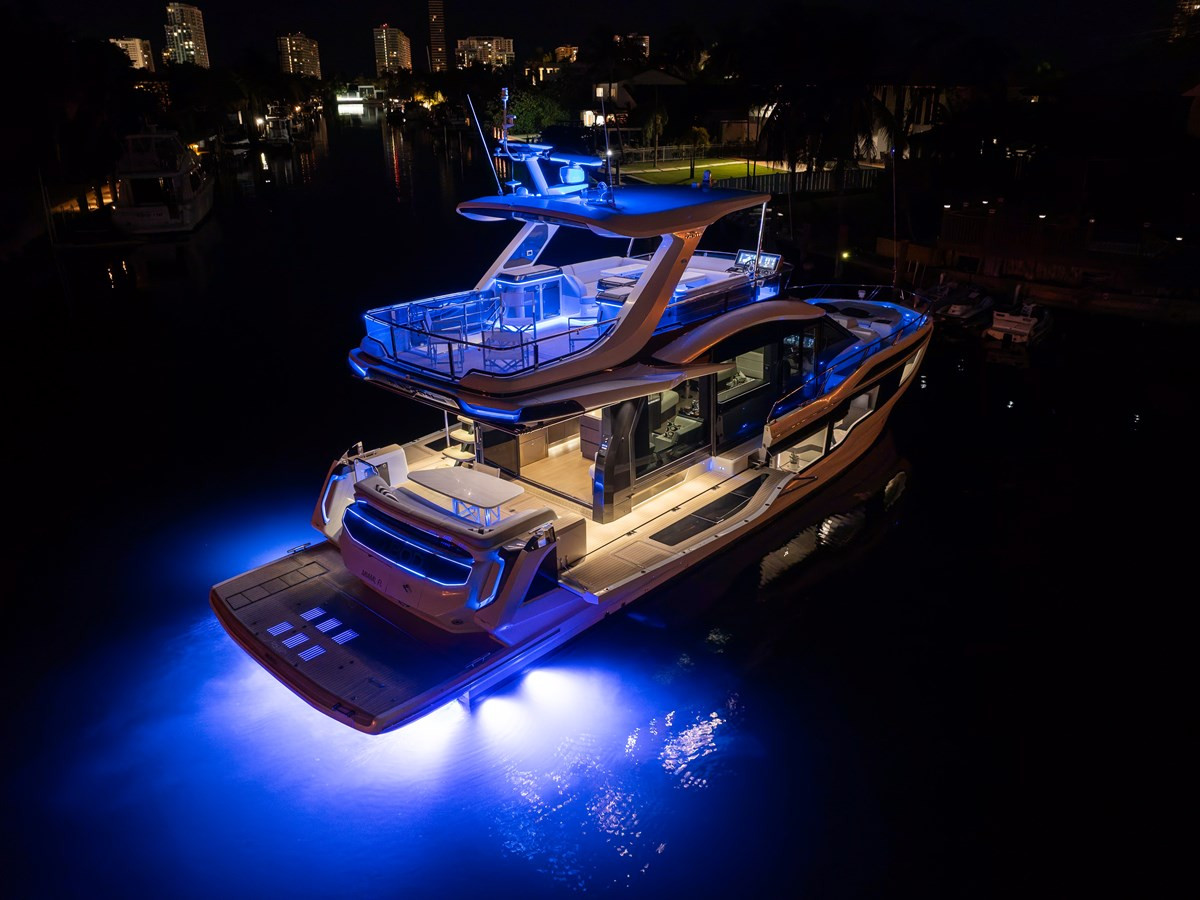 https://arconyachts.ams3.digitaloceanspaces.com/123938/conversions/large_4731229-optimize.jpg