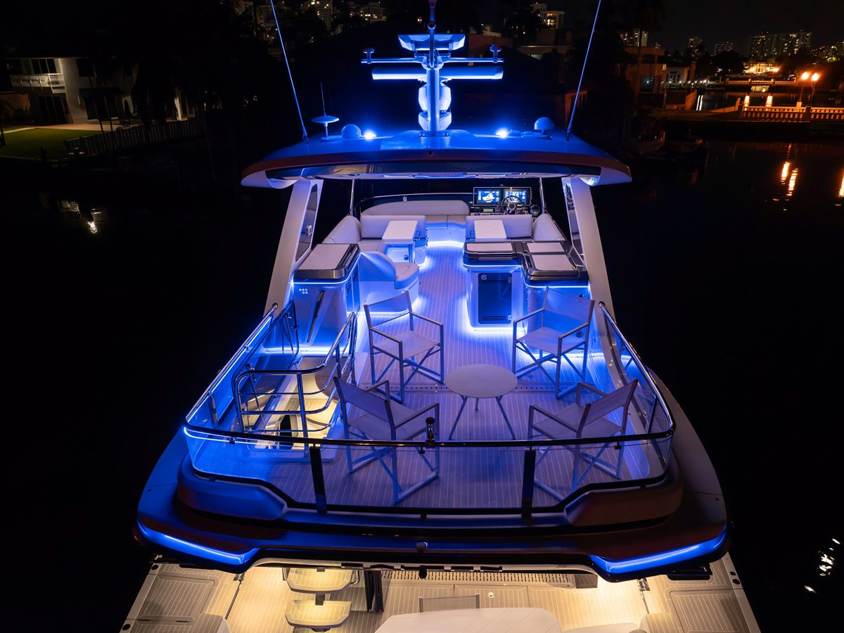 https://arconyachts.ams3.digitaloceanspaces.com/123942/conversions/large_4731231-optimize.jpg