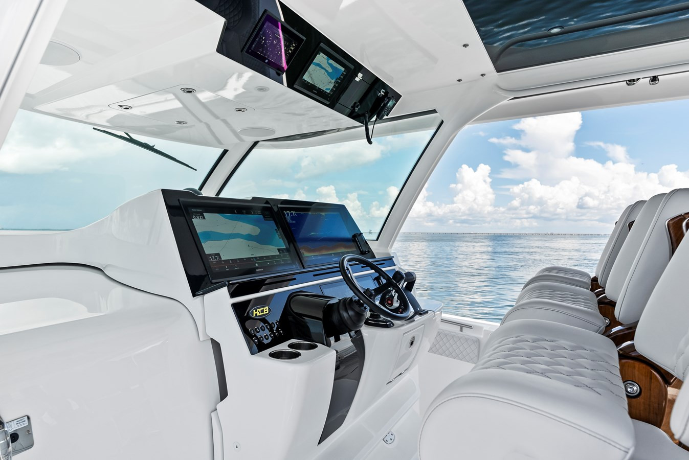 https://arconyachts.ams3.digitaloceanspaces.com/123953/conversions/large_4747303-optimize.jpg