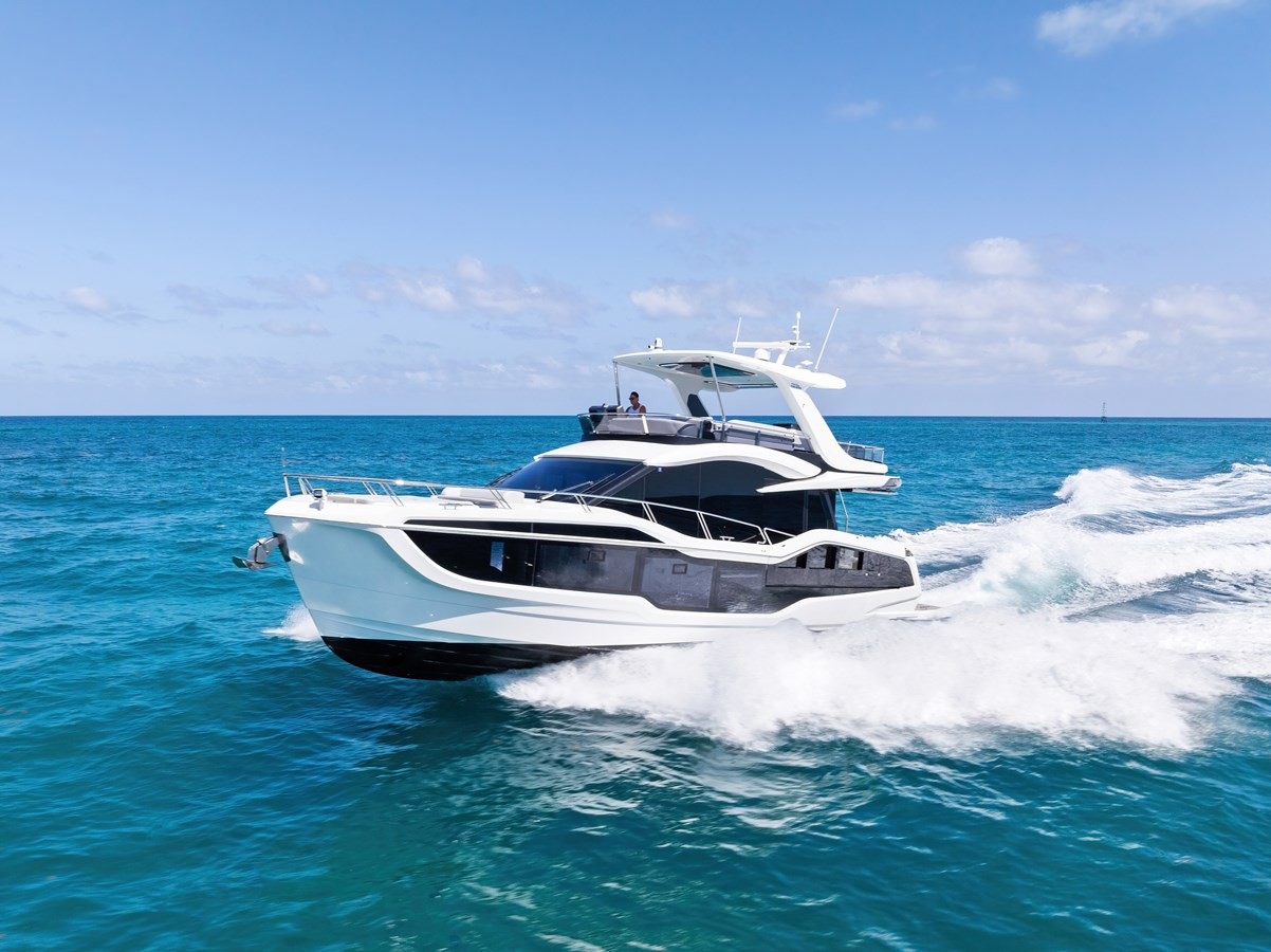 https://arconyachts.ams3.digitaloceanspaces.com/123954/conversions/large_4731236-optimize.jpg