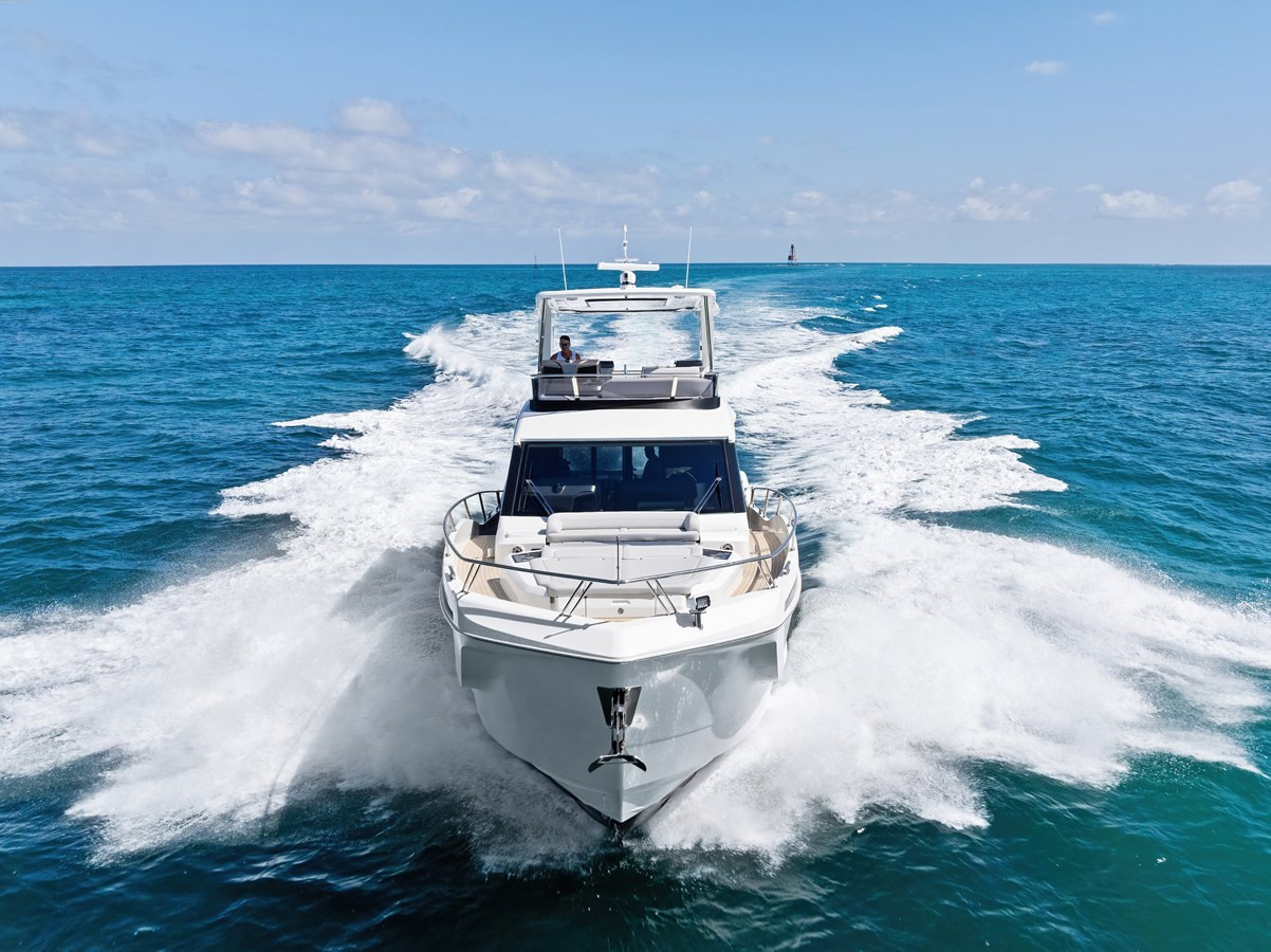 https://arconyachts.ams3.digitaloceanspaces.com/123961/conversions/large_4731238-optimize.jpg