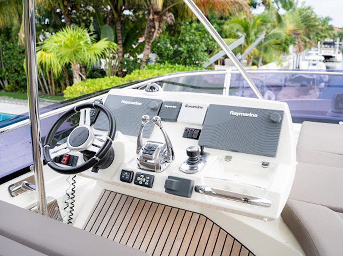 https://arconyachts.ams3.digitaloceanspaces.com/123969/conversions/large_4768629-optimize.jpg