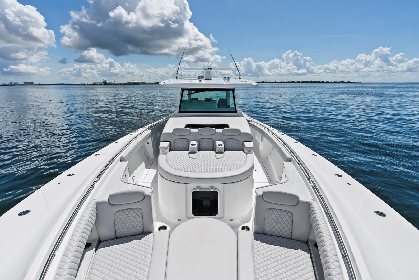 https://arconyachts.ams3.digitaloceanspaces.com/123978/conversions/large_4747291-optimize.jpg