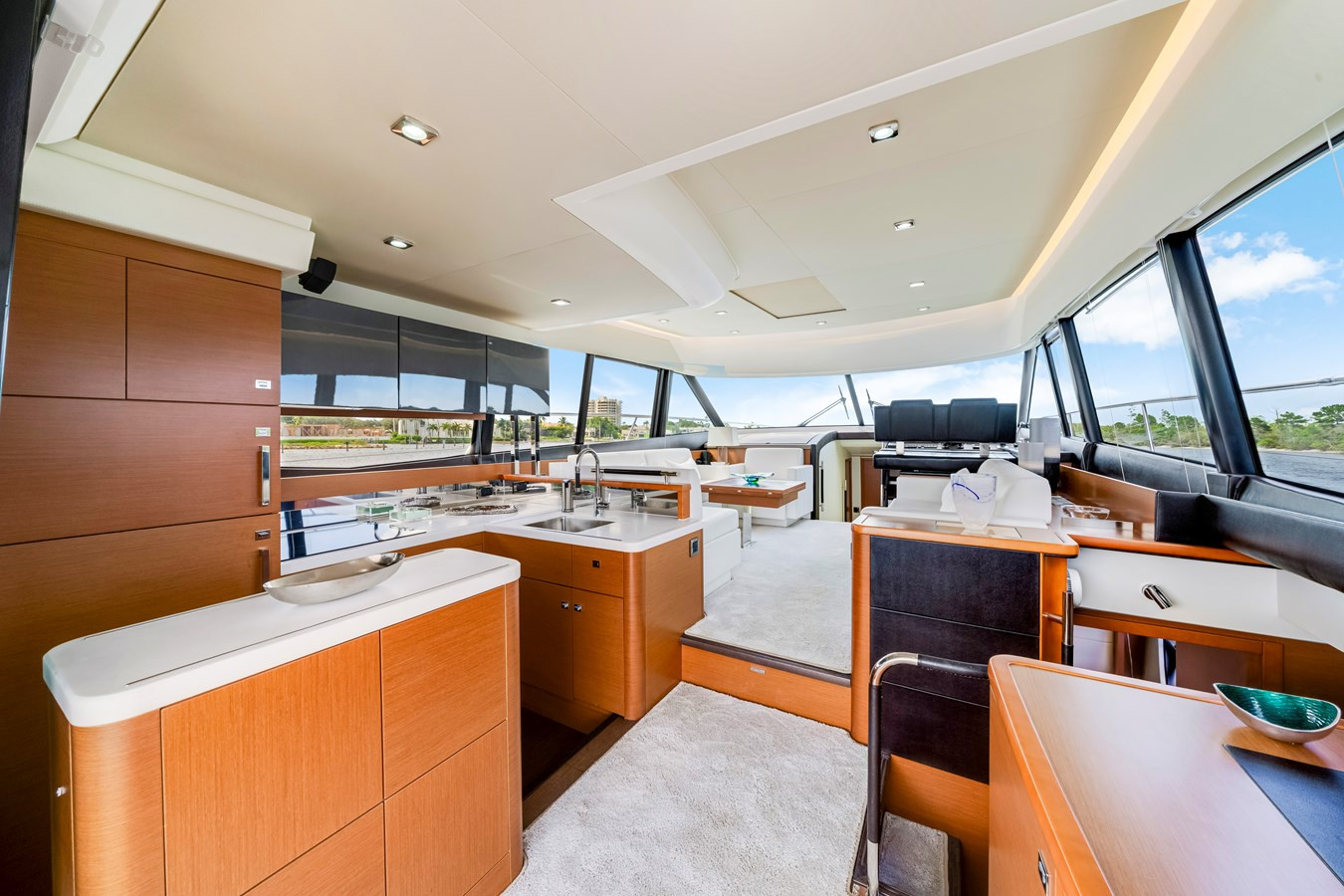 https://arconyachts.ams3.digitaloceanspaces.com/124023/conversions/large_4830673-optimize.jpg