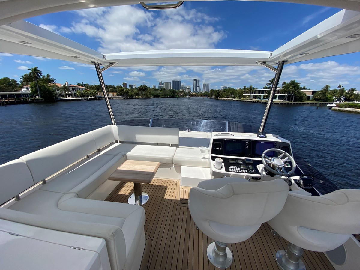 https://arconyachts.ams3.digitaloceanspaces.com/124048/conversions/large_4843320-optimize.jpg