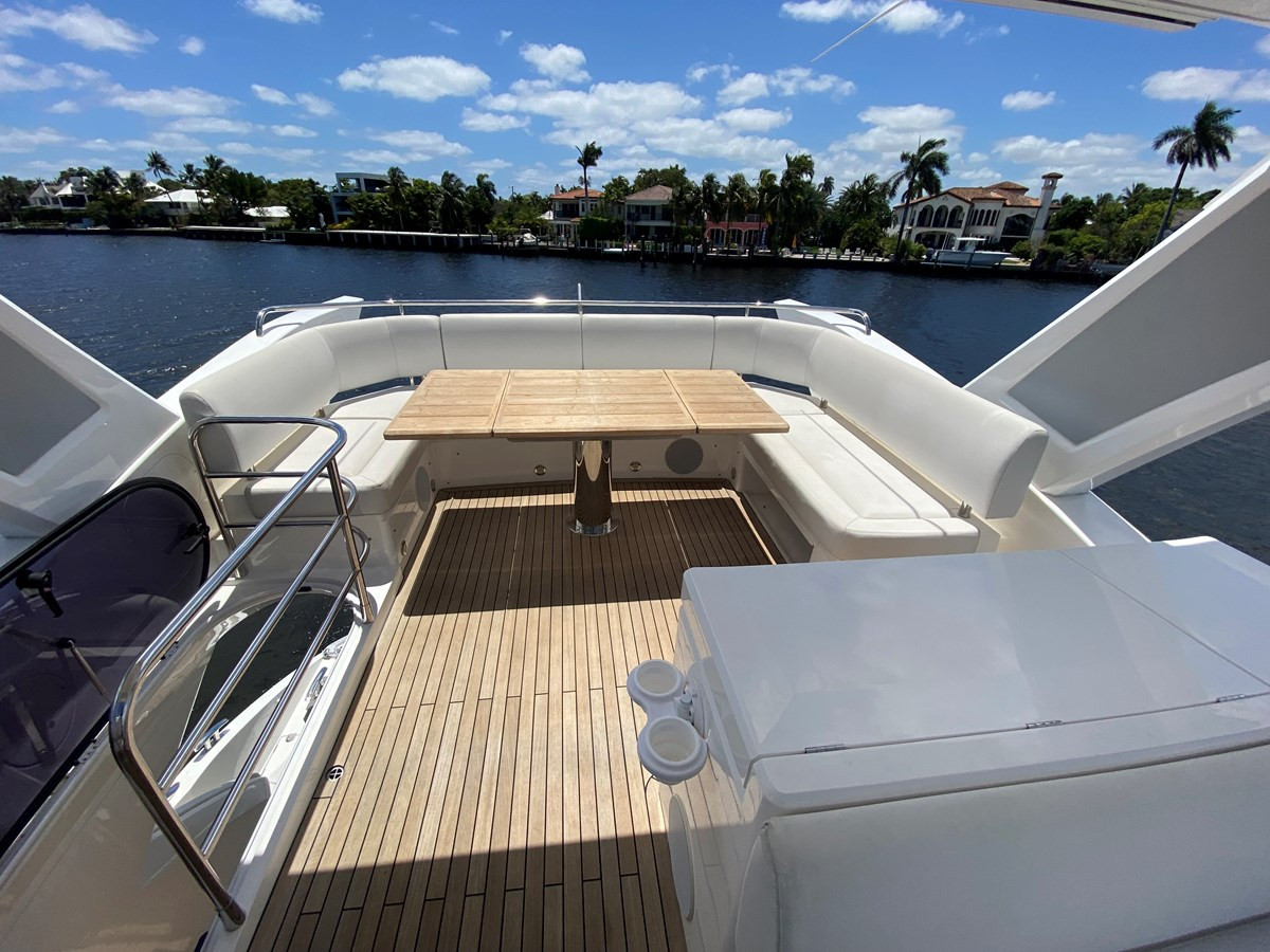 https://arconyachts.ams3.digitaloceanspaces.com/124054/conversions/large_4843322-optimize.jpg