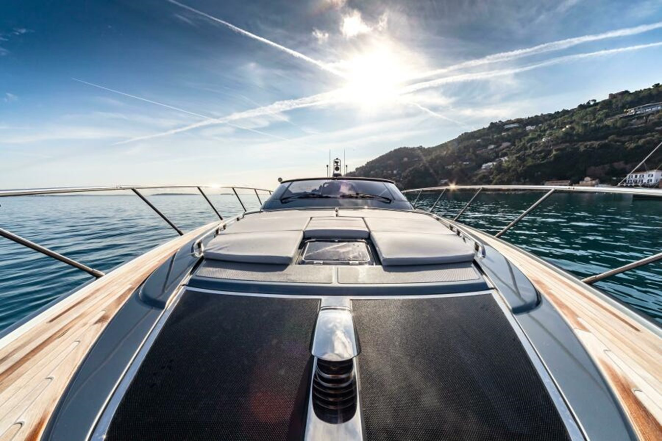 https://arconyachts.ams3.digitaloceanspaces.com/124106/conversions/large_4857028-optimize.jpg