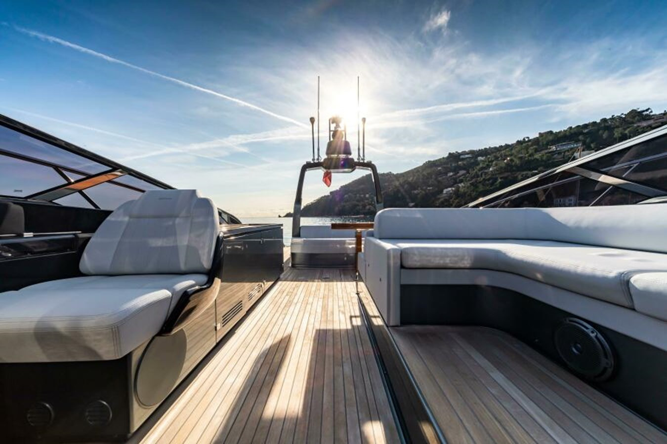 https://arconyachts.ams3.digitaloceanspaces.com/124109/conversions/large_4857029-optimize.jpg