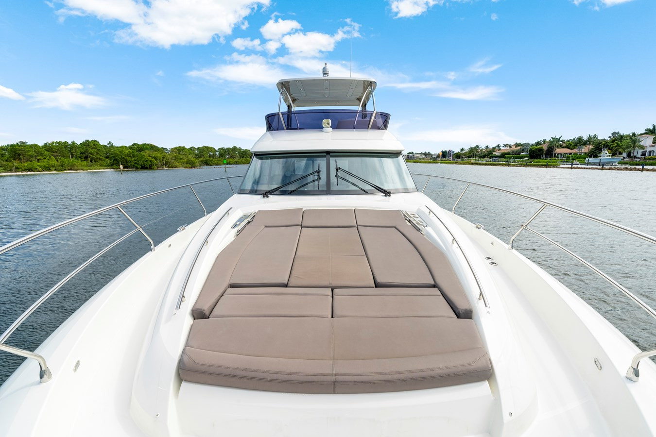 https://arconyachts.ams3.digitaloceanspaces.com/124122/conversions/large_4830709-optimize.jpg