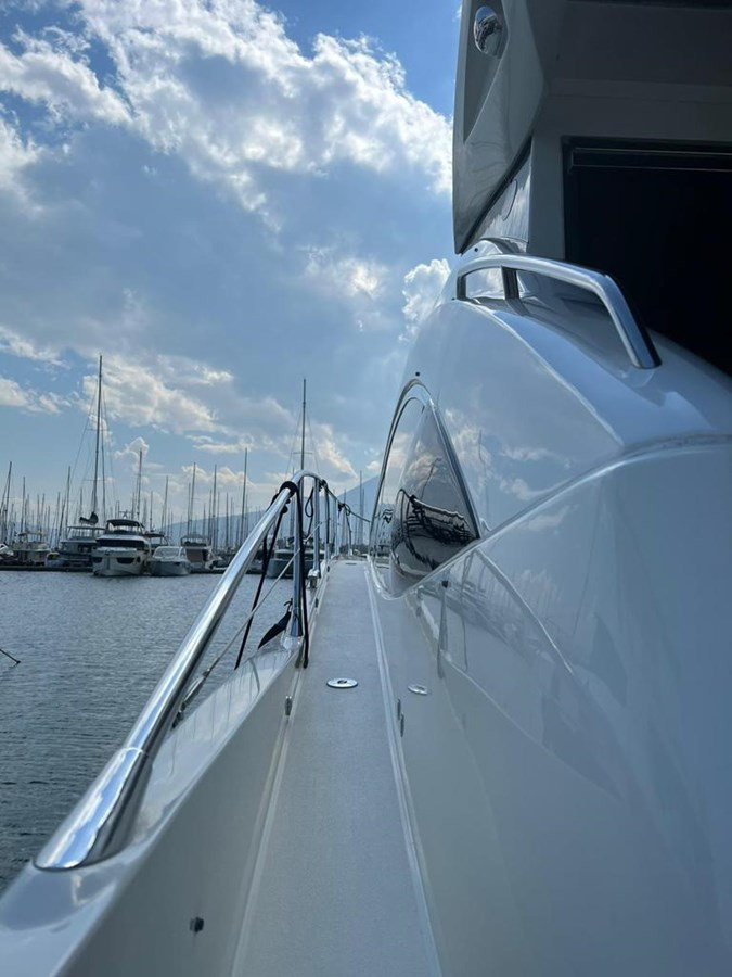 https://arconyachts.ams3.digitaloceanspaces.com/124149/conversions/large_4102596-optimize.jpg