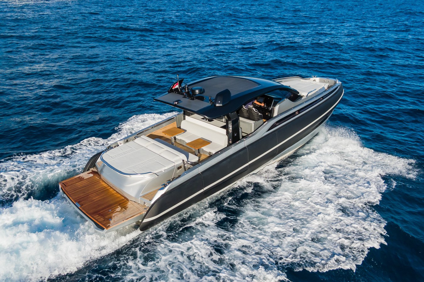 https://arconyachts.ams3.digitaloceanspaces.com/124150/conversions/large_4733055-optimize.jpg