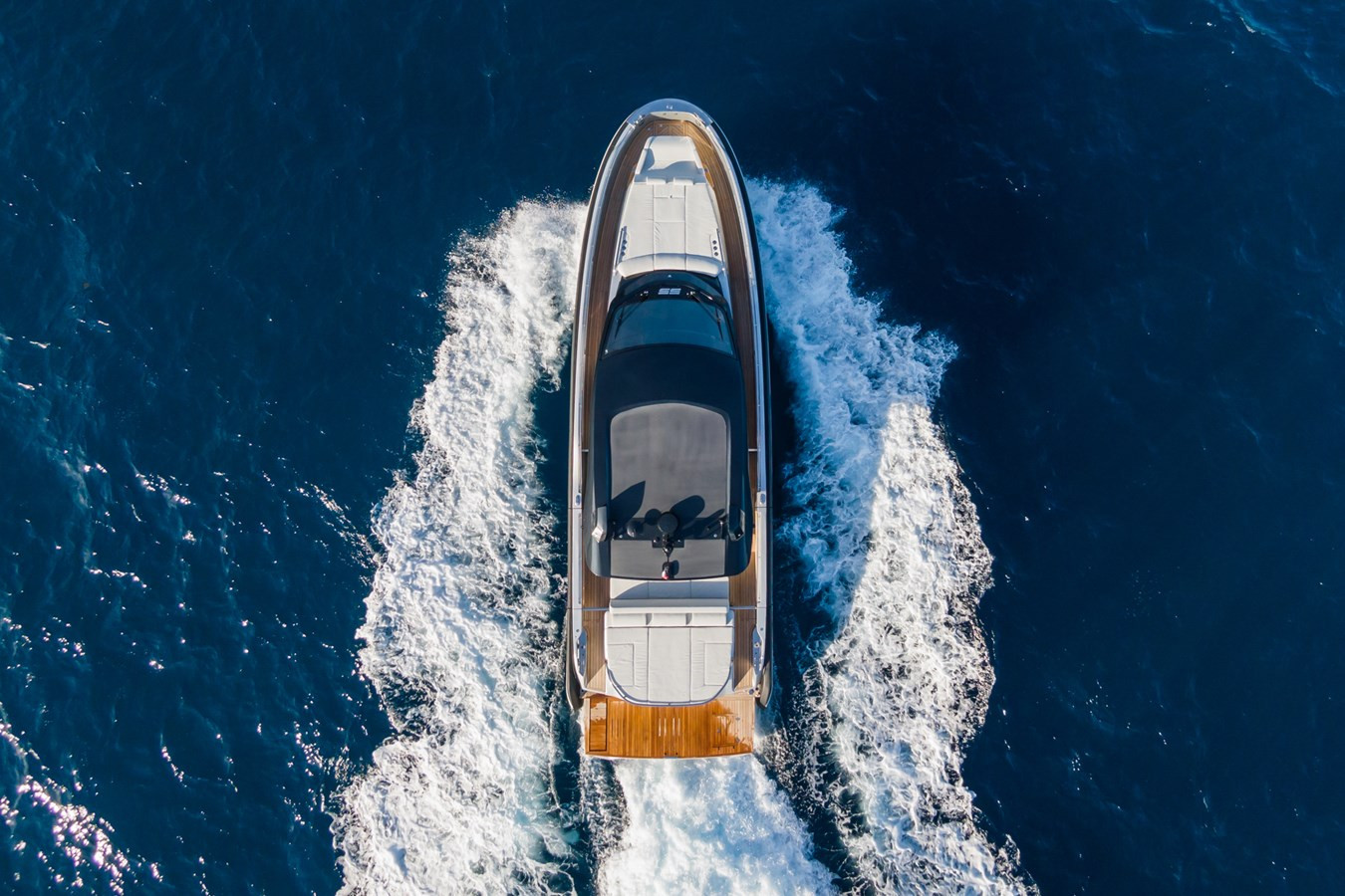 https://arconyachts.ams3.digitaloceanspaces.com/124157/conversions/large_4733057-optimize.jpg