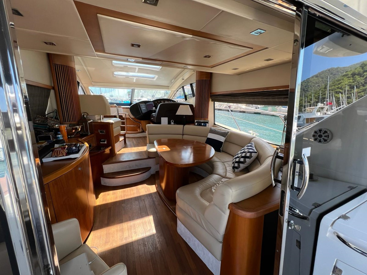 https://arconyachts.ams3.digitaloceanspaces.com/124175/conversions/large_4102601-optimize.jpg