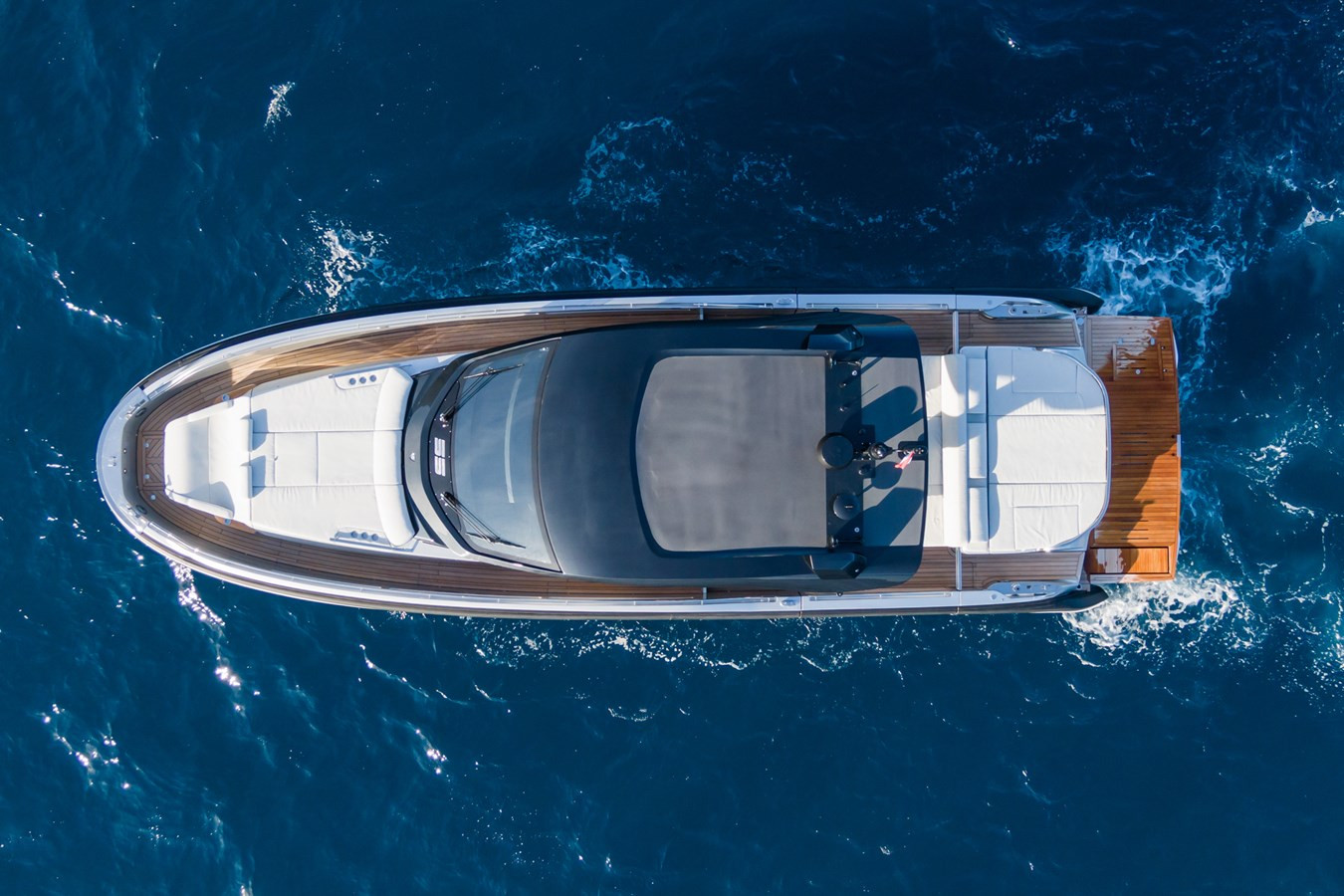 https://arconyachts.ams3.digitaloceanspaces.com/124179/conversions/large_4733066-optimize.jpg