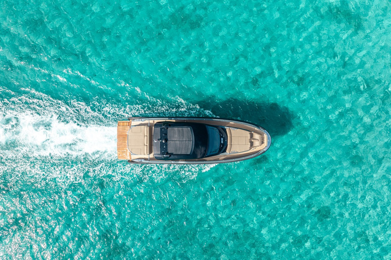 https://arconyachts.ams3.digitaloceanspaces.com/124200/conversions/large_4818712-optimize.jpg