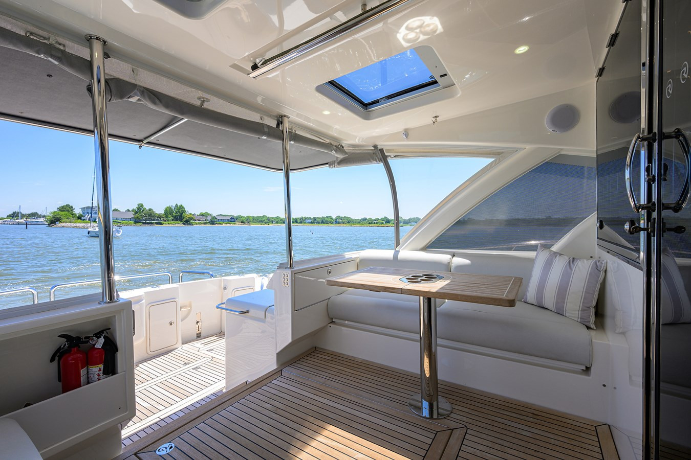 https://arconyachts.ams3.digitaloceanspaces.com/124217/conversions/large_4245457-optimize.jpg
