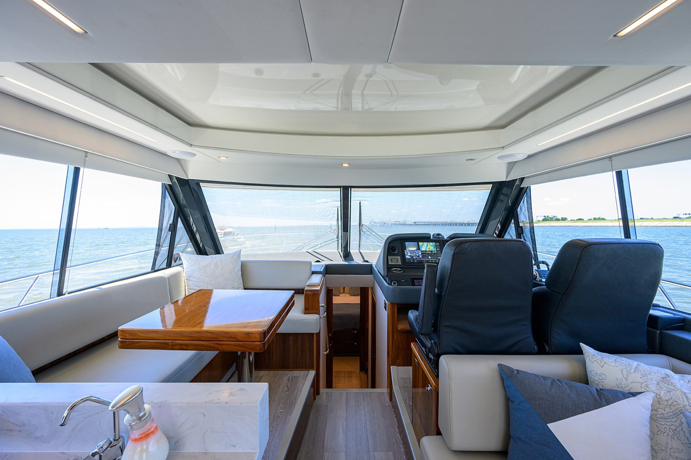 https://arconyachts.ams3.digitaloceanspaces.com/124242/conversions/large_4245466-optimize.jpg