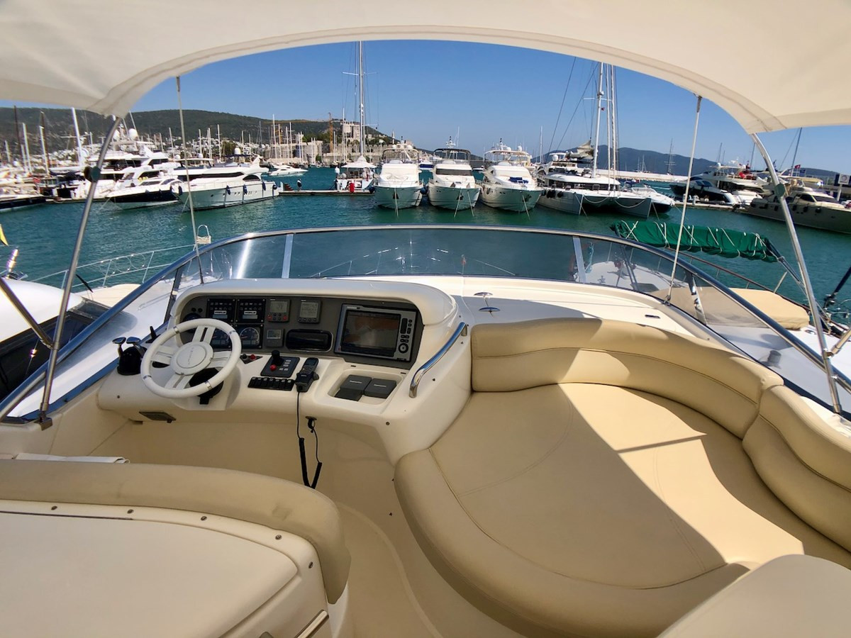 https://arconyachts.ams3.digitaloceanspaces.com/124256/conversions/large_4843548-optimize.jpg