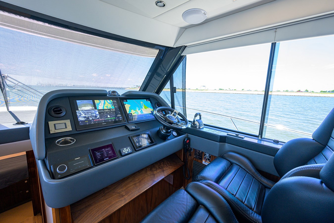 https://arconyachts.ams3.digitaloceanspaces.com/124273/conversions/large_4245478-optimize.jpg