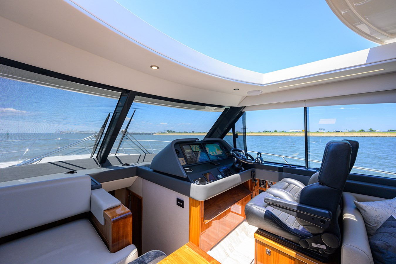 https://arconyachts.ams3.digitaloceanspaces.com/124291/conversions/large_4245484-optimize.jpg