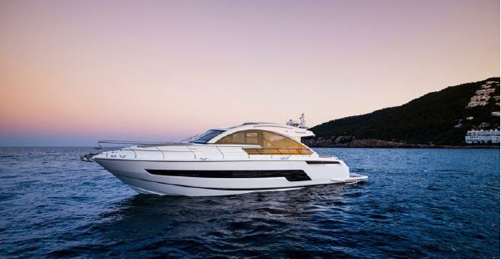 https://arconyachts.ams3.digitaloceanspaces.com/124343/conversions/large_3016128-optimize.jpg