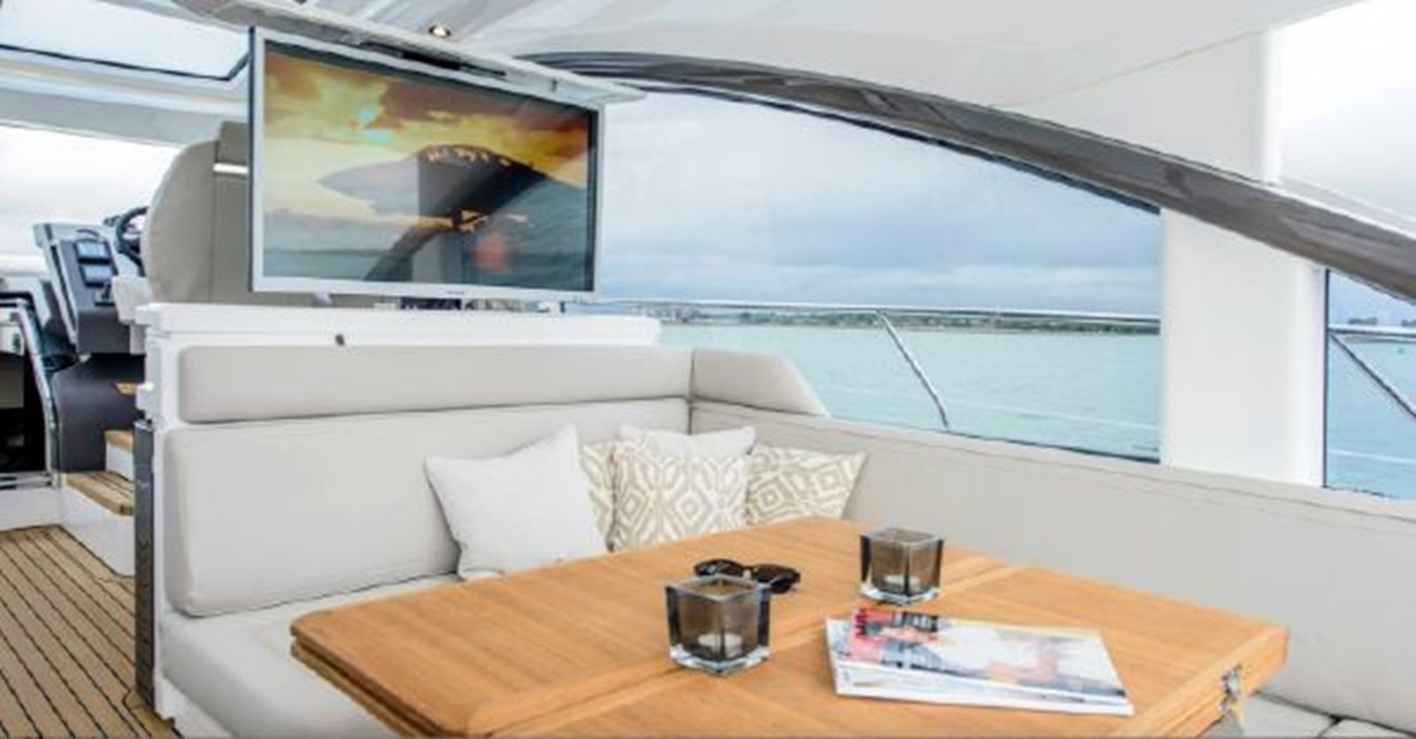 https://arconyachts.ams3.digitaloceanspaces.com/124366/conversions/large_3016136-optimize.jpg