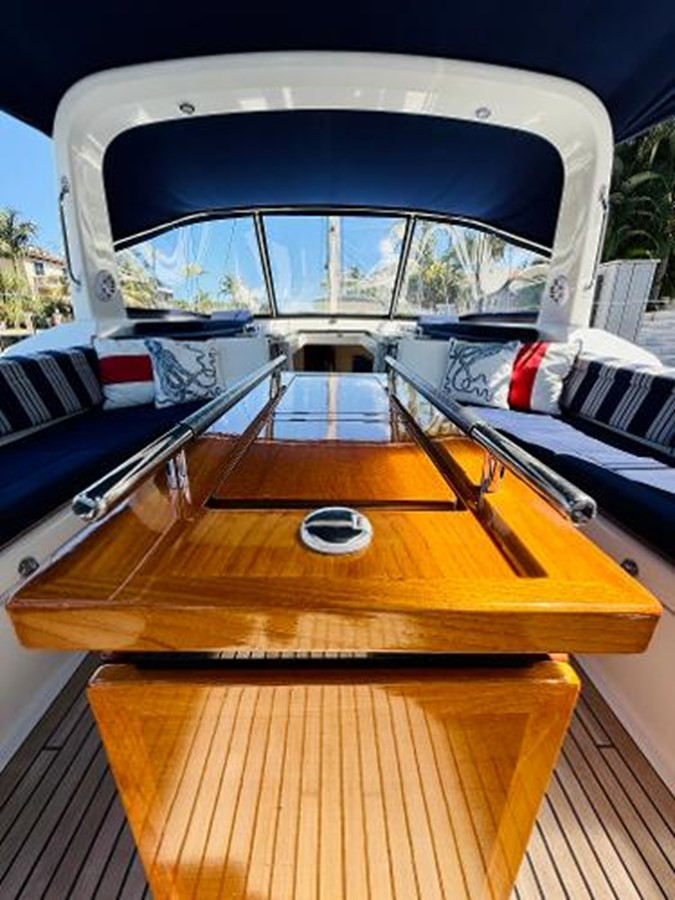 https://arconyachts.ams3.digitaloceanspaces.com/124390/conversions/large_4607339-optimize.jpg