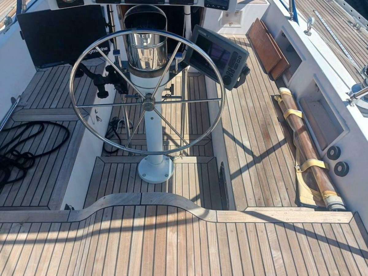 https://arconyachts.ams3.digitaloceanspaces.com/124480/conversions/large_4634424-optimize.jpg