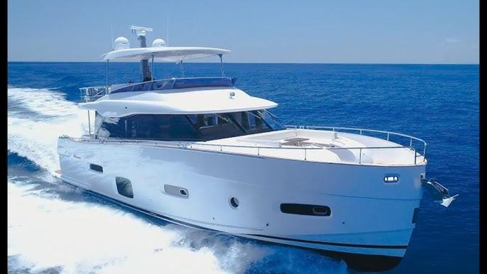 https://arconyachts.ams3.digitaloceanspaces.com/124522/conversions/large_4257769-optimize.jpg