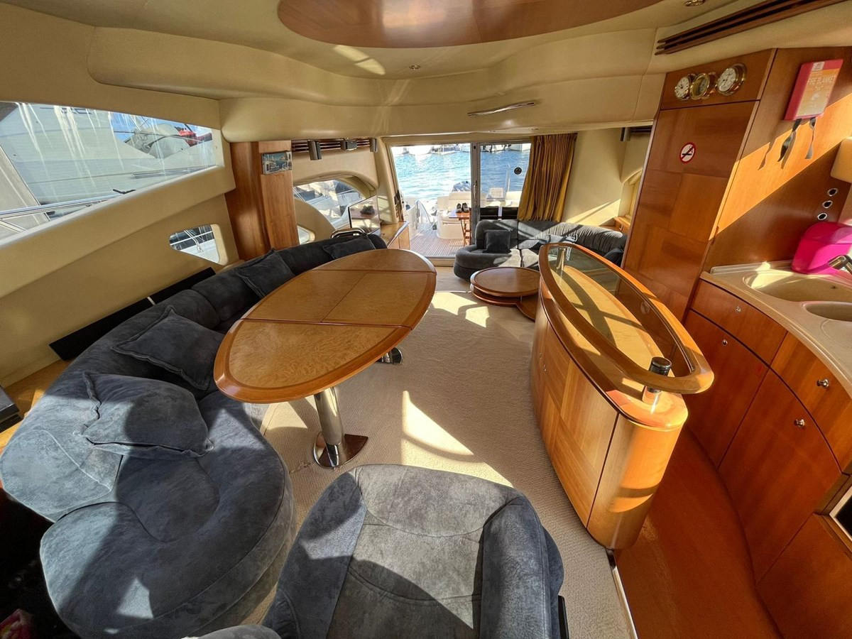 https://arconyachts.ams3.digitaloceanspaces.com/124528/conversions/large_4330979-optimize.jpg