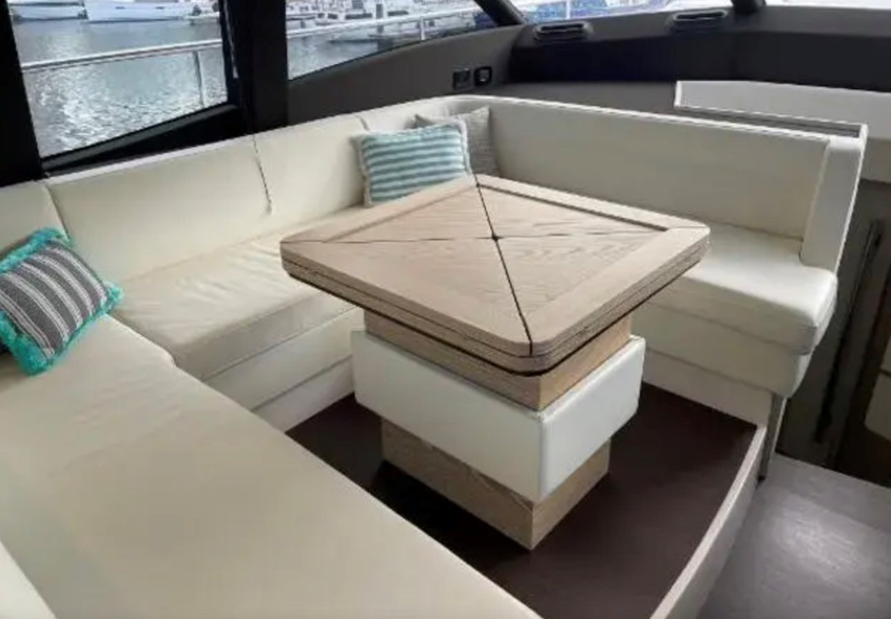 https://arconyachts.ams3.digitaloceanspaces.com/124536/conversions/large_4257775-optimize.jpg
